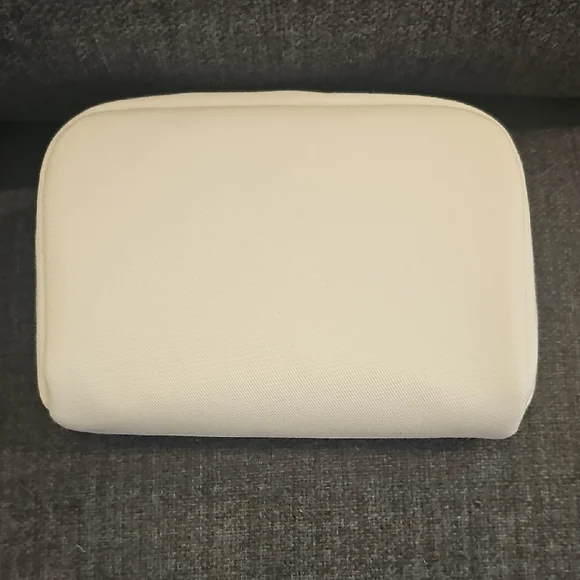 New Dior off-white cosmetic bag - Picture 5 of 8